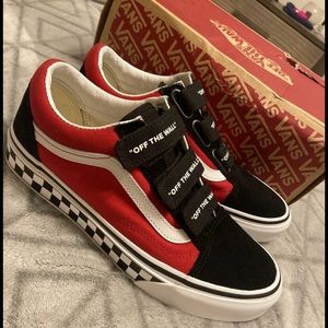 Vans Old Skool V Logo Pop Skate Shoe - Red / Black